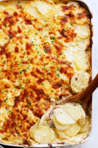 Garlic Parmesan Scalloped Potatoes – Cafe Delites