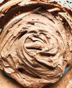 Creamy Chocolate Frosting – Cookies and Cups