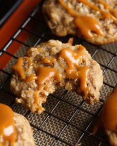 Caramel Apple Oatmeal Cookies – Cookies and Cups