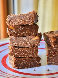 no bake chocolate peanut butter oat bars (vegan & gluten free)