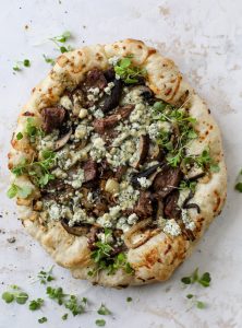 Grilled Steakhouse Pizza – Grilled Steak Pizza with Gorgonzola