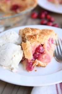 Apple Cranberry Pie {My Favorite Thanksgiving Pie}