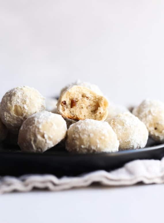 Russian Tea Cakes Recipe – Easy Snowball Cookies!