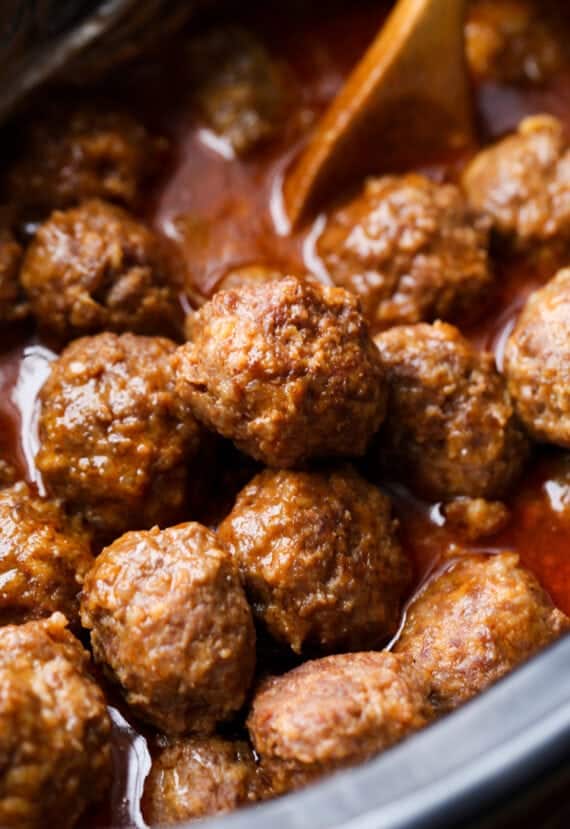 Easy Cheesy Crockpot Meatballs | Cookies and Cups