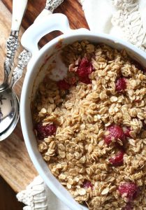 Baked Raspberry Oatmeal | Cookies and Cups