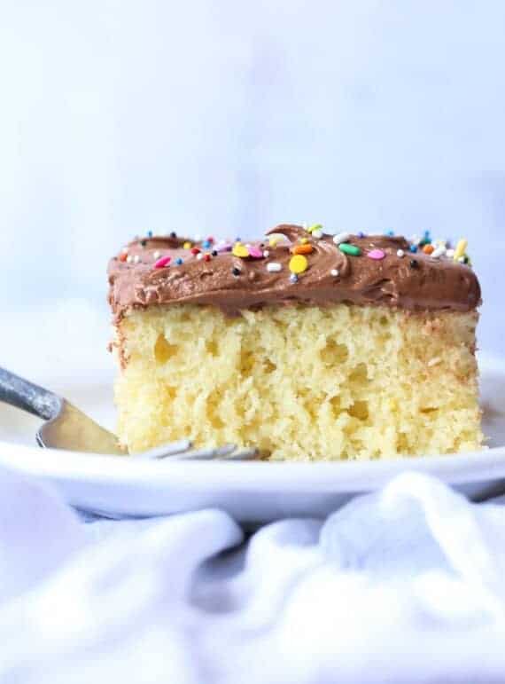 Homemade Cake Mix Recipe – Vanilla and Chocolate Variations!
