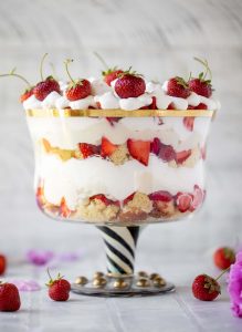 Strawberry Shortcake Trifle Recipe – Strawberry Shortcake Trifle
