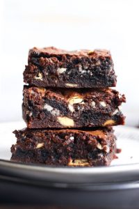 Bombshell Oreo Brownies Recipe | Cookies and Cups