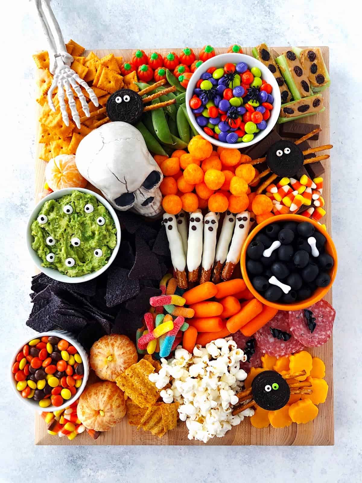Halloween Snack Board {Easy & Fun}