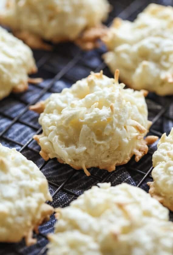 Easy Coconut Macaroons Recipe | Cookies and Cups
