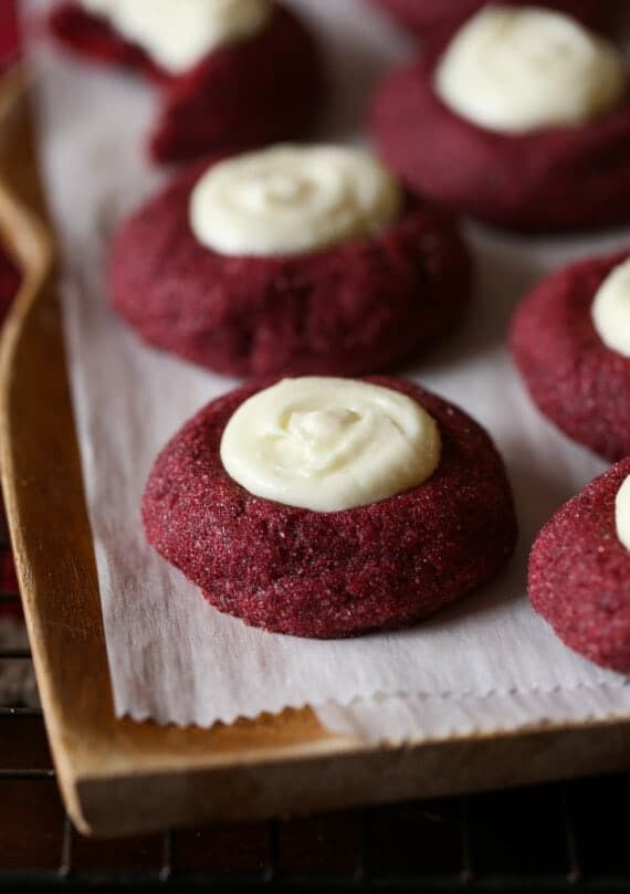 Red Velvet Thumbprint Cookies | Cookies and Cups
