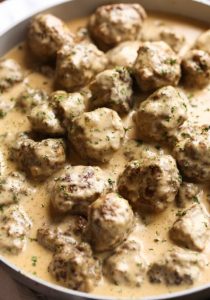 Easy Swedish Meatballs Recipe (With Gravy!)