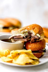 French Dip Sandwich {Slow Cooker}