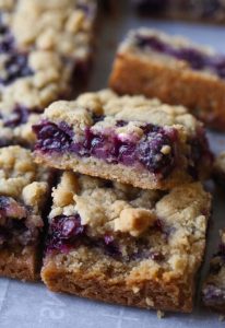 Blueberry Crumble Bars | An Easy Summer Dessert