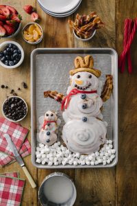 Cinnamon Roll Snowmen – The BakerMama