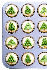 Christmas Cupcakes | Fun and Easy to Decorate!
