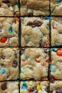 M&M Cookie Bars – Cookies and Cups