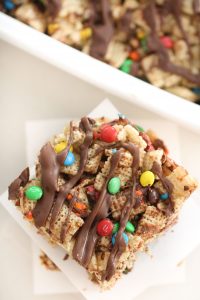 No-Bake Chewy Chex Bars Recipe (5 Ingredients)