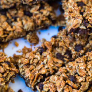 Food Playlist | Satisfy your cravings with this delicious Nutty Chocolate Chip Granola Bar recipe!