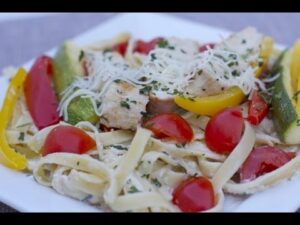 Food Playlist | Delectable Chicken Alfredo: A Comforting Dinner Recipe for Any Night