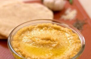 Homemade Spiced Hummus & Pita – Eat With Your Eyes