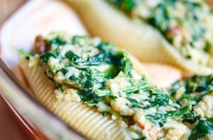 Cheesy Spinach Stuffed Shells – Eat With Your Eyes