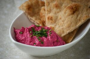 Roasted Beet Hummus – Eat With Your Eyes