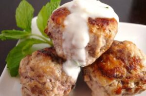 Spiced Lamb Meatballs With Lemon Mint Yogurt Sauce – Eat With Your Eyes