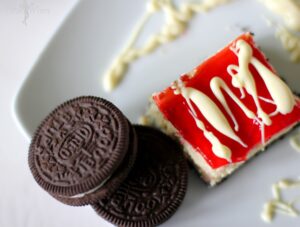 Oreo Cheesecake Chocolate Covered Strawberry Bars – Eat With Your Eyes