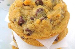 Peanut Butter-Oatmeal Chocolate Chip Cookies – Eat With Your Eyes