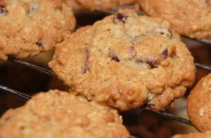 Chewy Oatmeal Cranberry Walnut Cookies – Eat With Your Eyes