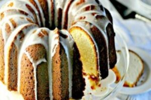 Easy Cream Cheese Pound Cake – Eat With Your Eyes