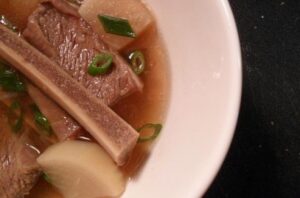 Galbi Tang (Korean Beef Short Ribs Soup) – Eat With Your Eyes